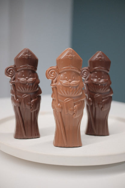 Saint Nicholas – Crispy hazelnut praline with a lace crepe